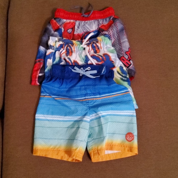 Lot of Boys Swim Trunks Size 4 - Picture 1 of 7
